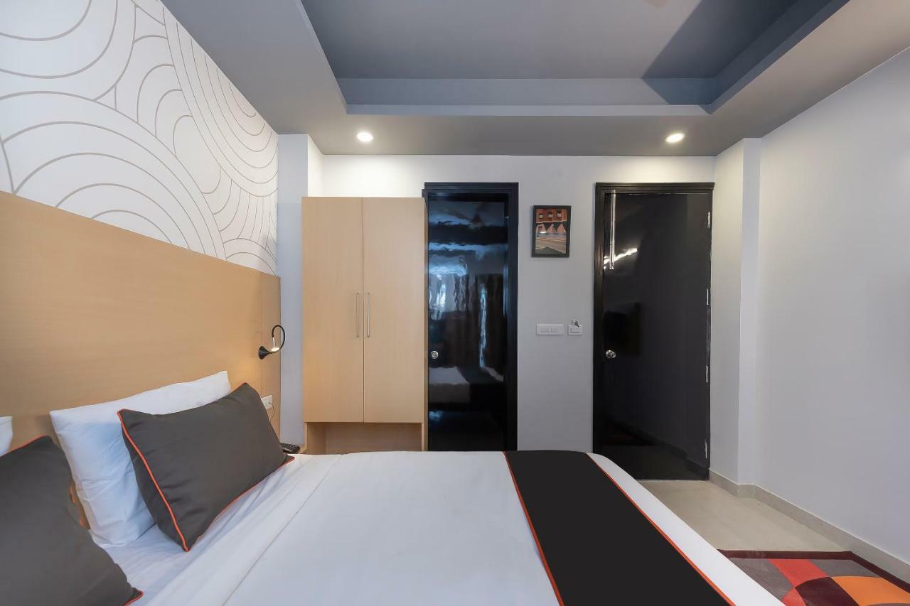 Collection O 162 Vardhman International Hotel Gurgaon Exterior photo